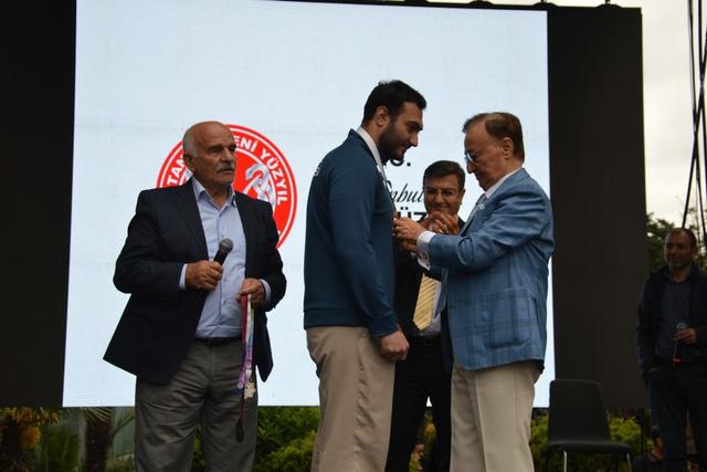 https://cmsapi.yeniyuzyil.edu.tr/news-media/big/045acfd4-9035-42c9-be68-320ef07a805249.JPG