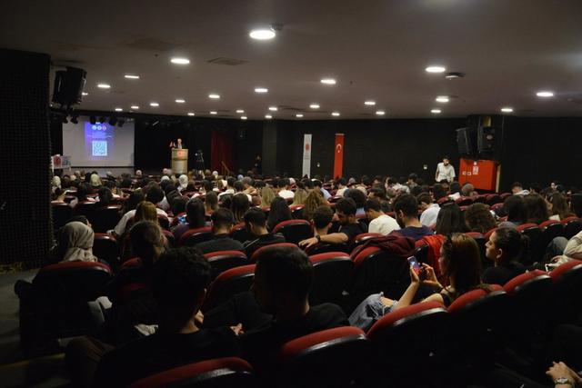 https://cmsapi.yeniyuzyil.edu.tr/news-media/big/0b03c457-9ac1-440b-a101-1eb1083b85d712.JPG