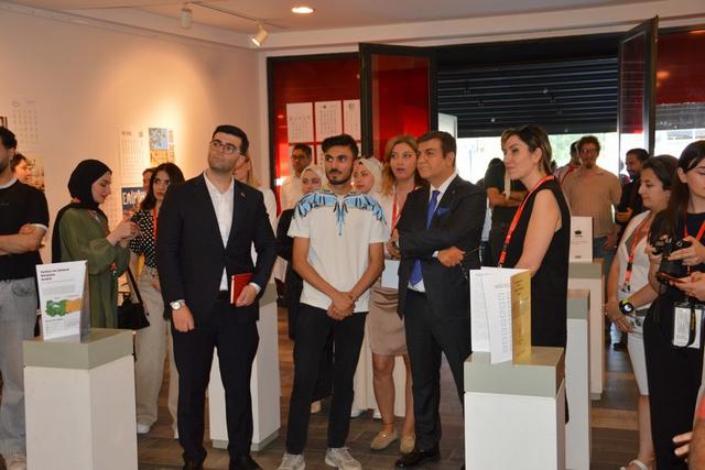 https://cmsapi.yeniyuzyil.edu.tr/news-media/big/24a446ee-d7b6-4e41-8929-b5542d66f69017.JPG