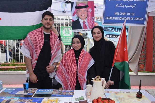 https://cmsapi.yeniyuzyil.edu.tr/news-media/big/2dfd3789-aad1-4bd7-bbaf-7dae9dc40d4e34.JPG