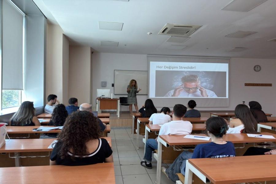 https://cmsapi.yeniyuzyil.edu.tr/news-media/big/3c2c42e3-96c3-40b6-bf84-bc94f2124c5d4.JPG