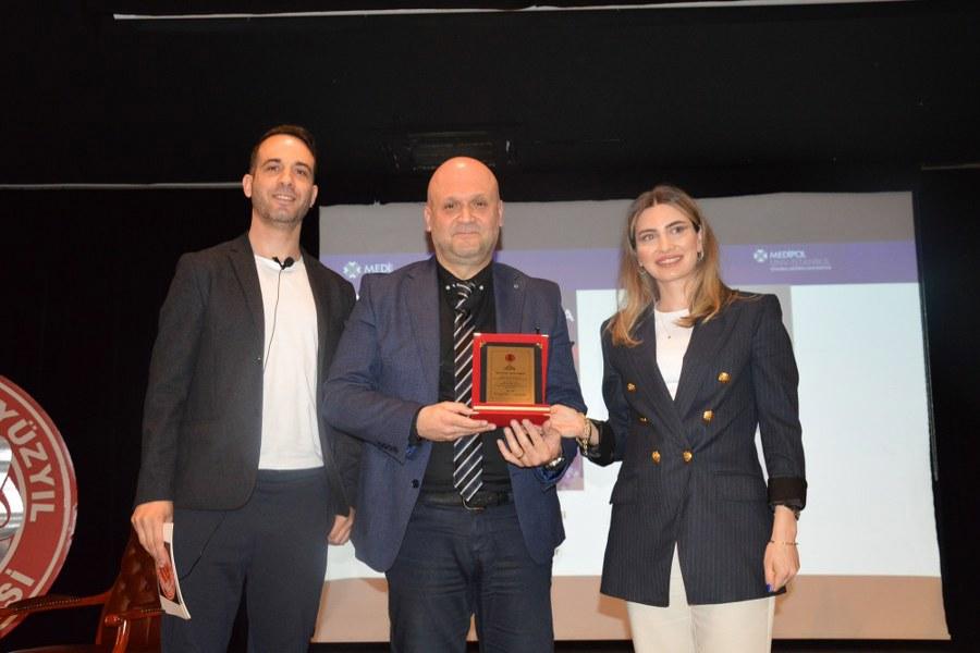 https://cmsapi.yeniyuzyil.edu.tr/news-media/big/41481a0b-f350-45a8-b33b-eaa26bedb3ef6.JPG
