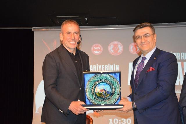 https://cmsapi.yeniyuzyil.edu.tr/news-media/big/4d41f0a4-01c9-4da8-99fd-87b062678b2210.JPG