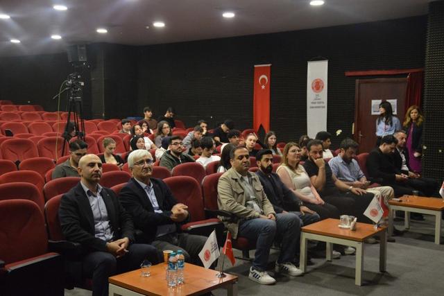 https://cmsapi.yeniyuzyil.edu.tr/news-media/big/4ee01622-502a-4068-adbe-49d35711a63f3.JPG