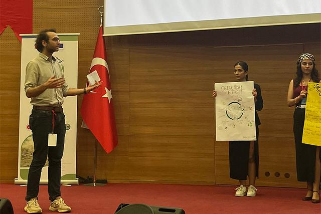 https://cmsapi.yeniyuzyil.edu.tr/news-media/big/62c51e35-7351-4921-b946-39f5b2b278a41.JPG