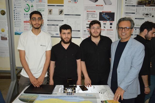 https://cmsapi.yeniyuzyil.edu.tr/news-media/big/84245edf-9e6f-4764-8402-d79846856f2519.JPG