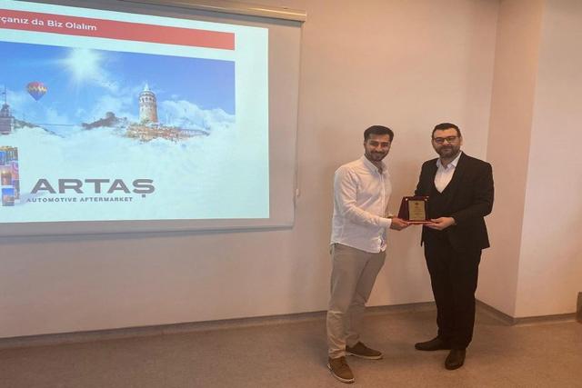 https://cmsapi.yeniyuzyil.edu.tr/news-media/big/d9fbb73c-0f52-43e3-b2ae-657dd48c45908.jpeg