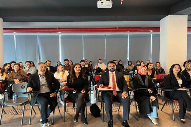 https://cmsapi.yeniyuzyil.edu.tr/news-media/big/f1a715ca-c18c-4377-b1bc-f5c18e4c0e1e9.JPG