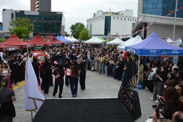https://cmsapi.yeniyuzyil.edu.tr/news-media/big/fae74d2b-e99e-4b24-9777-2568ef7e3cc744.JPG