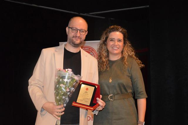 https://cmsapi.yeniyuzyil.edu.tr/news-media/big/ff063e6a-ed96-4305-92d6-20ae2a9797295.JPG