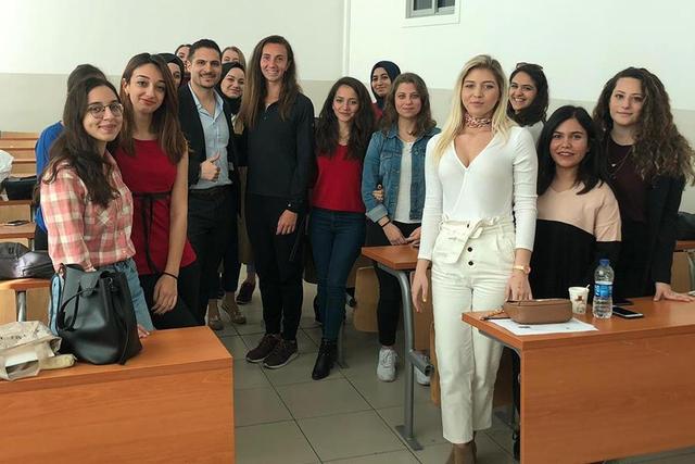 https://content.yeniyuzyil.edu.tr/upload/galeri/2019/2943/big/1.jpg