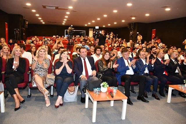 https://content.yeniyuzyil.edu.tr/upload/galeri/2019/3386/big/11.jpg