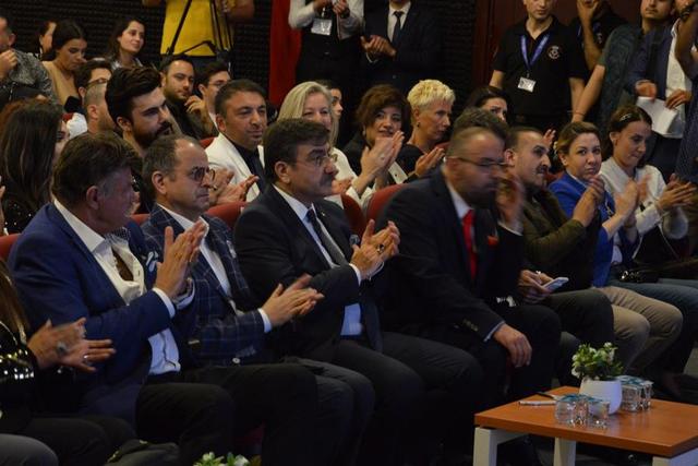https://content.yeniyuzyil.edu.tr/upload/galeri/2019/3386/big/27.JPG