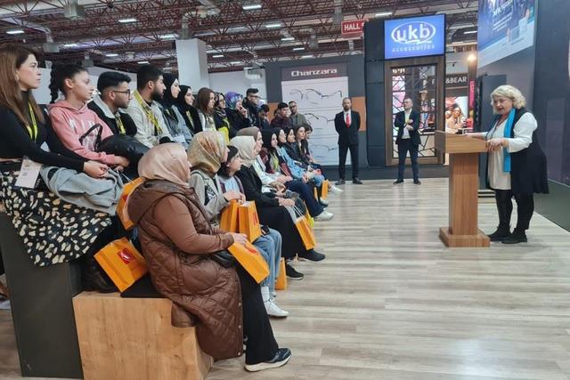 https://content.yeniyuzyil.edu.tr/upload/galeri/2022/5708/big/3.jpg