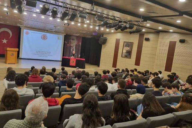 https://content.yeniyuzyil.edu.tr/upload/galeri/2023/5857/big/4.jpg