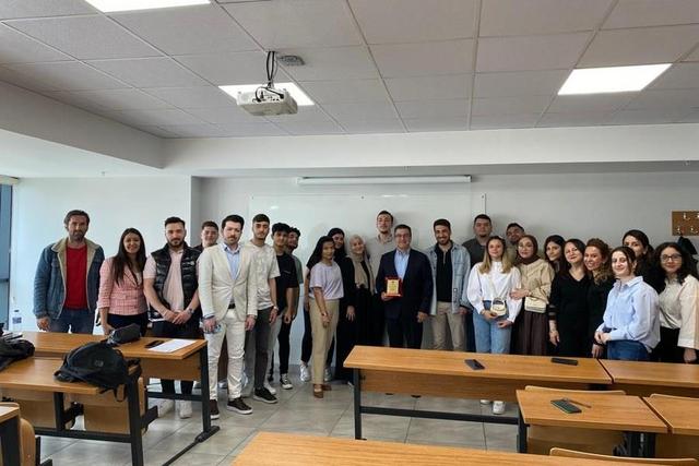 https://content.yeniyuzyil.edu.tr/upload/galeri/2023/6013/big/11.jpg