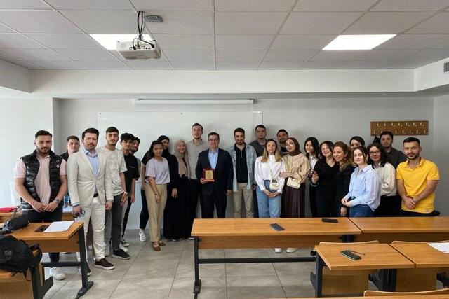 https://content.yeniyuzyil.edu.tr/upload/galeri/2023/6013/big/12.jpg