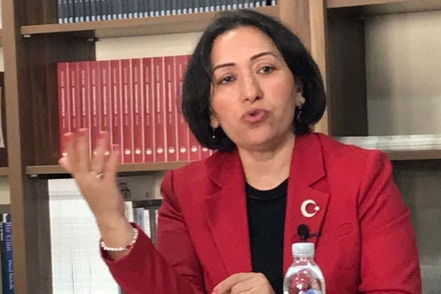 https://cmsapi.yeniyuzyil.edu.tr/news-media/big/a7715c27-e28e-495b-a53f-d1161ea333d21-4.jpg