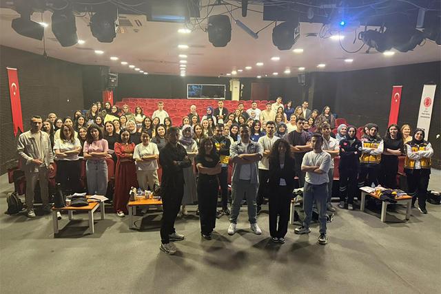 https://cmsapi.yeniyuzyil.edu.tr/news-media/big/b5c0213b-257f-4e7e-b3f5-330e7e437380foto4.jpg