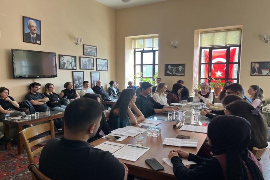 https://cmsapi.yeniyuzyil.edu.tr/news-media/big/e940f8f0-edcc-498f-a5cb-3fc64d28e7835.jpg