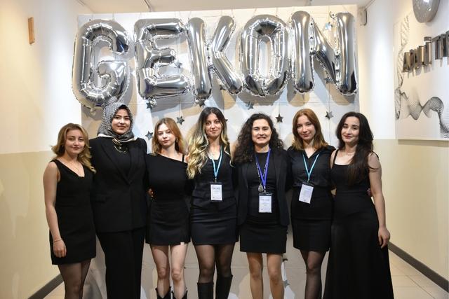 https://cmsapi.yeniyuzyil.edu.tr/news-media/big/f7ef1612-7d2c-4c23-9f6d-195edd38f41217.jpg